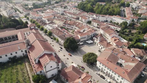 Kloster-Santa-Maria-De-Arouca-Und-öffentlicher-Platz-Brandão-De-Vasconcelos,-Portugal