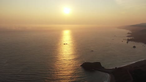 Hazy-sunset-over-the-pacific-ocean-from-the-northern-california-coastline