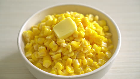 Buttered-corn-or-Sweet-corn-with-butter