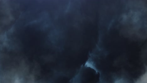 Gewitter-In-Cumulonimbus-Wolken-Dunkel,-Bevor-Es-Regnet