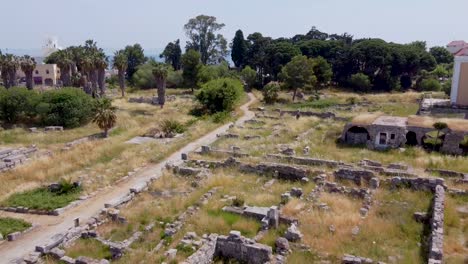 Filmische-Drohnenaufnahme,-Die-Antike-Griechische-Ruinen-Enthüllt