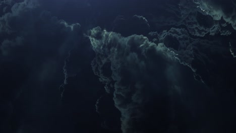 Tormenta-Dentro-De-Nubes-Cumulonimbus-Espesas-Y-Oscuras