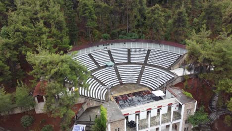 A-theatre-in-the-forest-surrounded-by-trees