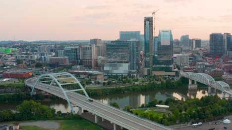 Nashville-urban-city-skyline-in-Tennessee
