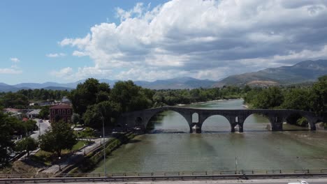 El-Puente-Monumental-De-Arta-En-Grecia