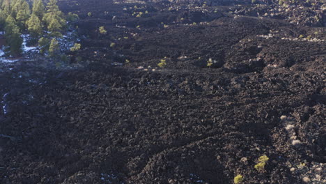 Dry-barren-old-lava-field-at-Sunset-Crater-volcano
