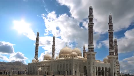 Beautiful-time-lapse-of-sunrise-clouds-moving-fast-over-the-mosque-Mount:-Dome-of-the-Rock,-Western-Wall-and-Al-saleh-Mosque