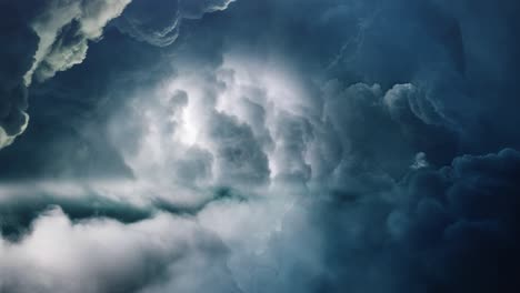 Tormenta-En-El-Cielo-Con-Nubes-Cumulonimbus-Oscuras-4k