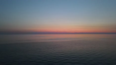 Michigansee-Bei-Nacht.-Schöne-Rosa-Und-Blau