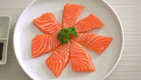 Frischer-Roher-Lachs-Sashimi---Japanischer-Essensstil