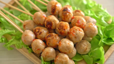 grilled-meatballs-skewer-with-spicy-dipping-sauce