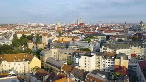 Colorful-Neighborhood-in-Munich,-Germany.-Aerial-Pedestal-Down