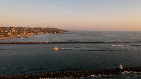 Fischerboote-Kehren-In-San-Diego-Nach-Hause-Zurück