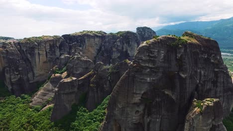Distinctive-Meteora-rock-formations-with-its-geological-features,-Greece
