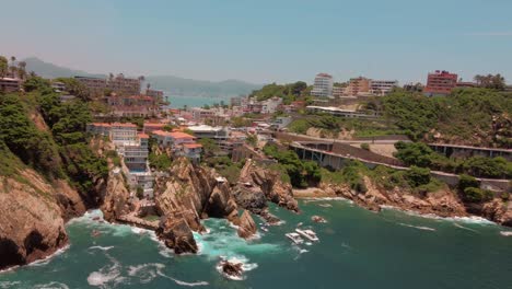 Aerial-Shot-of-the-Beach-of-Acapulco-city-in-Guerrero,-Mexico