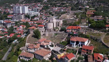 Medieval-castle-of-Skanderbeg-warrior-in-Kruja-Albanian-city-built-on-rocky-mountain