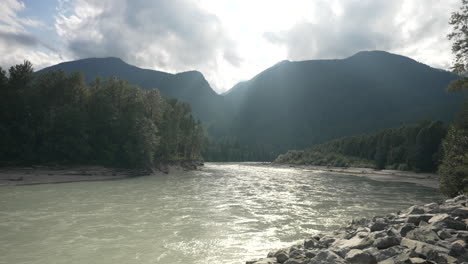 Beautiful-river-and-forest-by-the-mountains-of-Squamish,-Canada--Wide