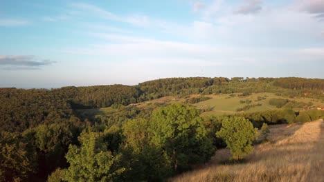 Ungarn,-Bükkszentkereszt-Aussichtsturm,-Herrlicher-Blick-Auf-Die-Geschützten-Felder-Und-Wälder-Im-Nationalpark