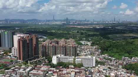 Blick-Auf-Die-Skyline-Von-Shenzhen-Von-Der-Grenze-Zu-Hongkong-Mit-Wohngebäuden