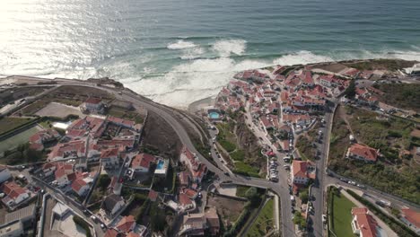 Schöne-Kleine-Portugalische-Stadt-An-Der-Meeresküste,-Luftdrohnenansicht