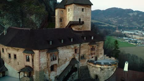 Orava-Castle-in-Slovakia-strategically-built-into-rocky-hilltop,-vantage-point