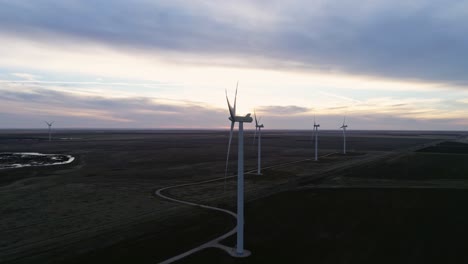 Windkraftanlagen-Alternative-Saubere-Energie-Windmühlen-Sonnenuntergang