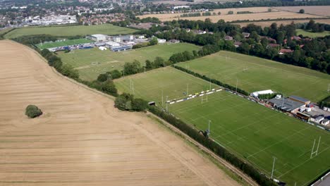 Hohe-Luftaufnahme-über-Rugbyfelder-Von-Canterbury