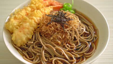Japanische-Ramen-Nudeln-Mit-Garnelen-Tempura---Asiatischer-Essensstil