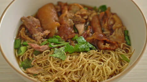 Stewed-pork-leg-noodles-in-brown-soup