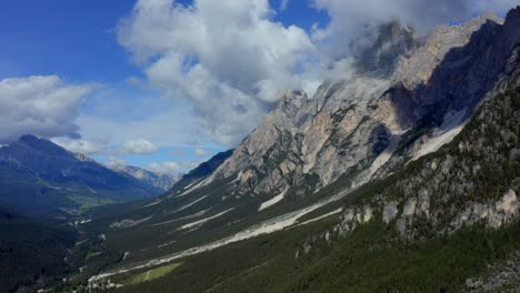 Dolomites,-Cortina-d'Ampezzo,-Veneto,-Italy,-September-2021