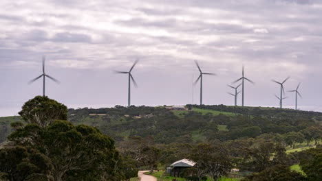 Windparkturbinen-Des-Seesternhügels,-Die-Sich-Im-Zeitraffer-Am-Cape-Jervis-Drehen