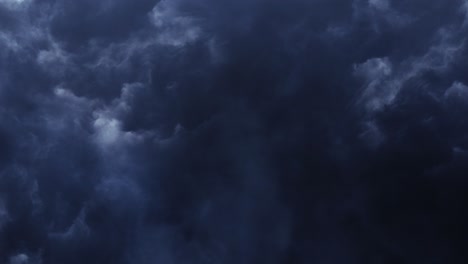 4k-Dicke-Und-Sich-Bewegende-Kumulonimbuswolken,-Gewitter
