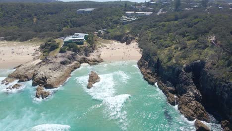 Luftaufnahme-Des-Weißen-Sandes-Und-Des-Blauen-Wassers-Des-South-Gorge-Beach-In-Queensland,-Australien