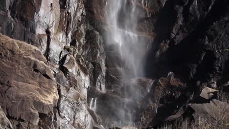 Luftdrohnenansicht-Des-Oberen-Wasserfalls,-4k-Film