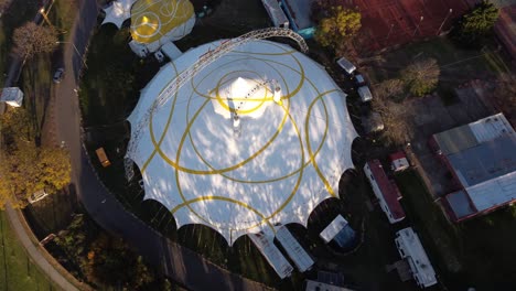 Luftaufnahme-Von-Oben-Nach-Unten-Des-Anima-Zirkus-Im-Sarmiento-Park,-Buenos-Aires