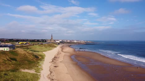 Aerial-Shot-of-Tynemouth-Long-Sands-Beach-on-a-Warm-Summer-Day---Drone-4K-HD-Footage-Rise-Up