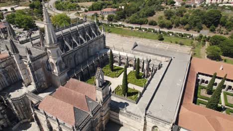 Amazing-Batalha-monastery-or-Santa-Maria-da-Vitoria-convent,-Portugal