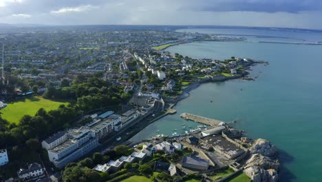 Bullock-Harbour,-Dalkey,-Dublin,-Irland,-September-2021