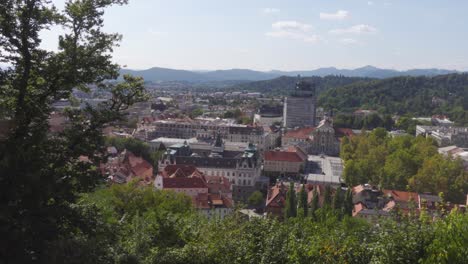 Una-Vista-Panorámica-Del-Casco-Antiguo-De-Ljubljana-En-Eslovenia