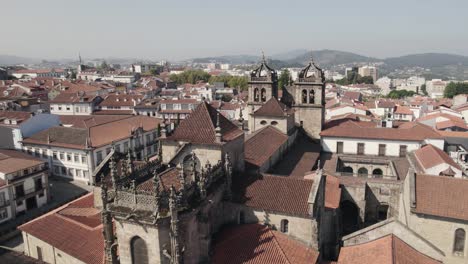 Cityscape-of-Braga-Portugal,-with-Sain-Anthony-Church-close-up