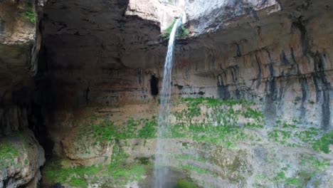 Luftaufnahme-Des-Baatara-schluchtwasserfalls-In-Tannourine,-Libanon