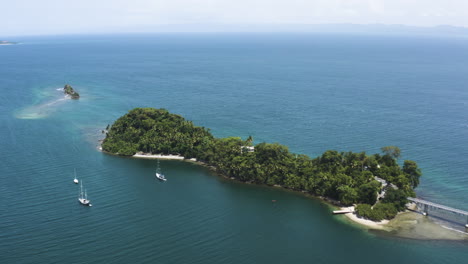 Schöne-Landschaft-Der-Halbinsel-Samana-In-Der-Dominikanischen-Republik---Luftaufnahme
