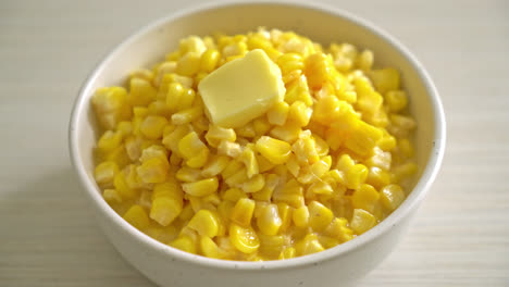 Buttered-corn-or-Sweet-corn-with-butter