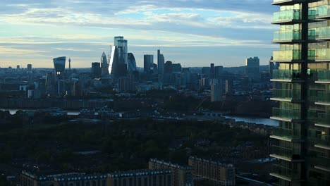 Blick-Von-Der-Dachterrasse-Auf-Die-City-Of-London-Von-Canary-Wharf,-London,-Vereinigtes-Königreich