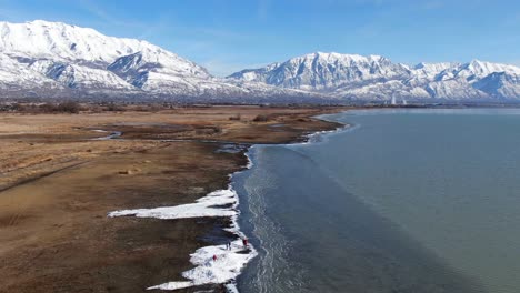 Unglaubliche-Luftaufnahme-über-Das-Schöne-Ufer-Des-Utah-sees