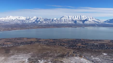 Schöne-Aussicht-Auf-Dem-Gipfel-Vom-Utah-see-Und-Umgebung