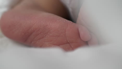 Extreme-close-up-of-baby-foot-with-dry-skin