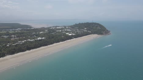 Stadtbild-Von-Port-Douglas-Und-Der-Schöne-Vier-meilen-strand-Im-Hohen-Norden-Von-Queensland,-Australien