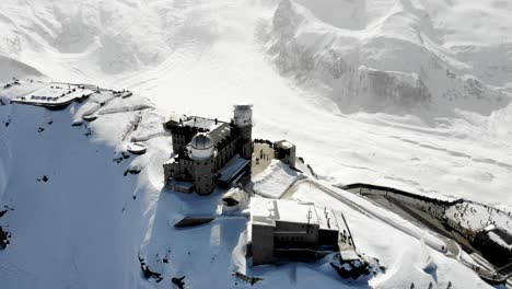 Luftaufnahme-Des-Gornergrats-Mit-Winterlicher-Ansicht-Des-Gornergletschers-Und-Des-Monte-Rosa-Im-Hintergrund