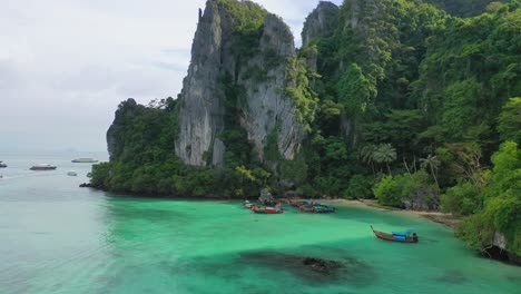 Luftdrohne-Erschossen-Tropische-Insel-Koh-Phi-Phi---Thailand-Tourismus